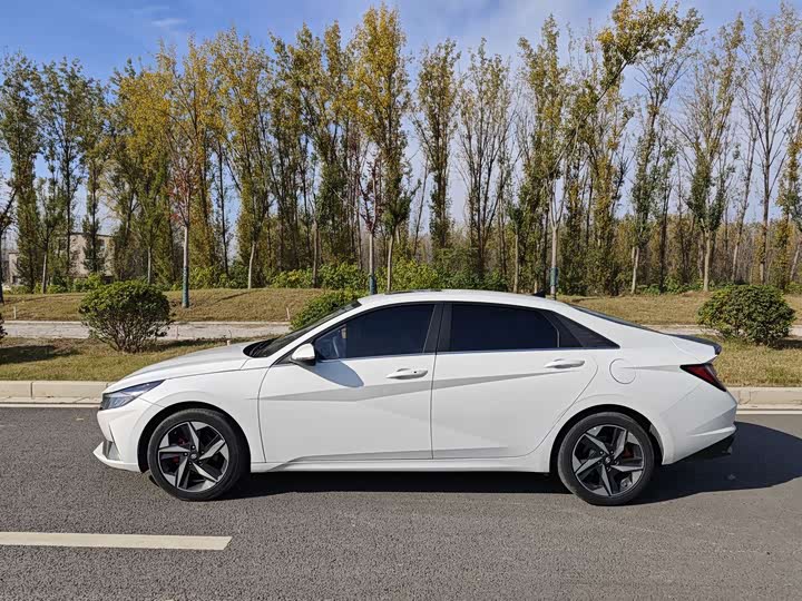 Фото 7 - Hyundai Elantra N line