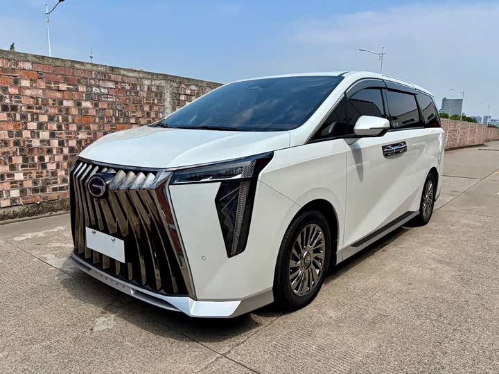 Фото 1 - GAC Trumpchi M8