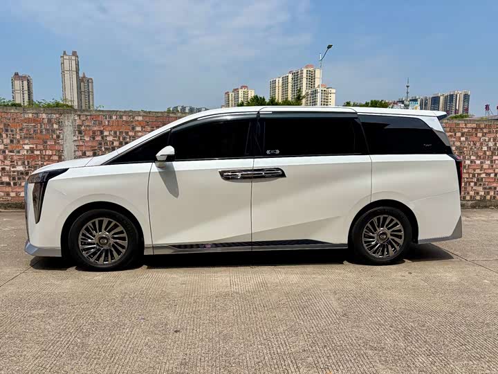 Фото 6 - GAC Trumpchi M8