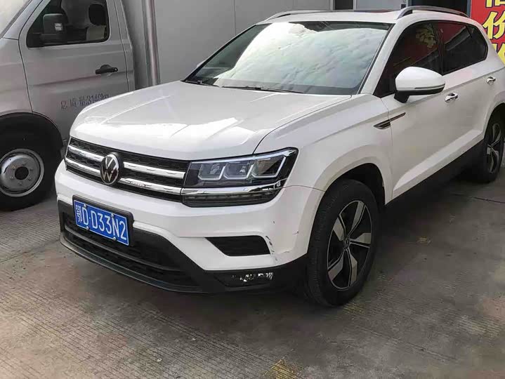 Фото 1 - Volkswagen Tharu