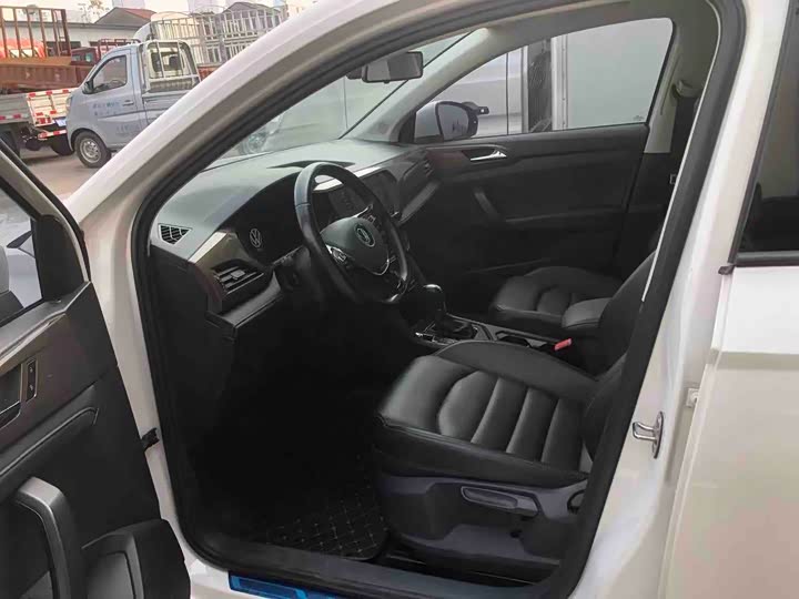 Фото 2 - Volkswagen Tharu