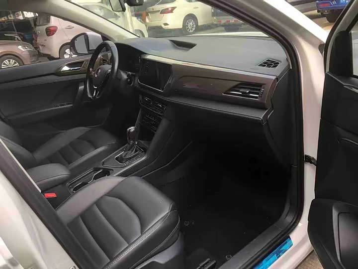 Фото 3 - Volkswagen Tharu