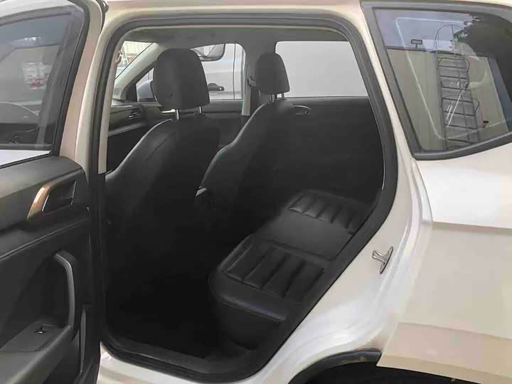 Фото 4 - Volkswagen Tharu