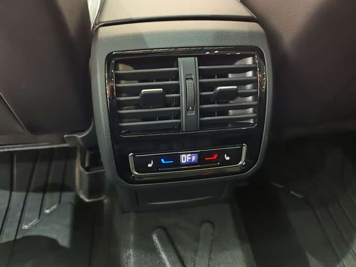 Фото 12 - Volkswagen Passat Variant