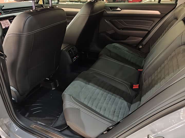 Фото 6 - Volkswagen Passat Variant