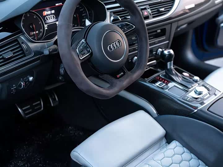 Фото 4 - Audi RS 6