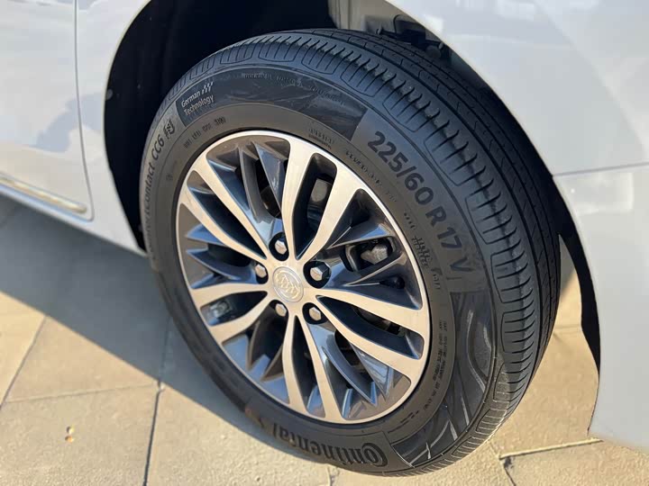 Фото 16 - Buick GL8 ES