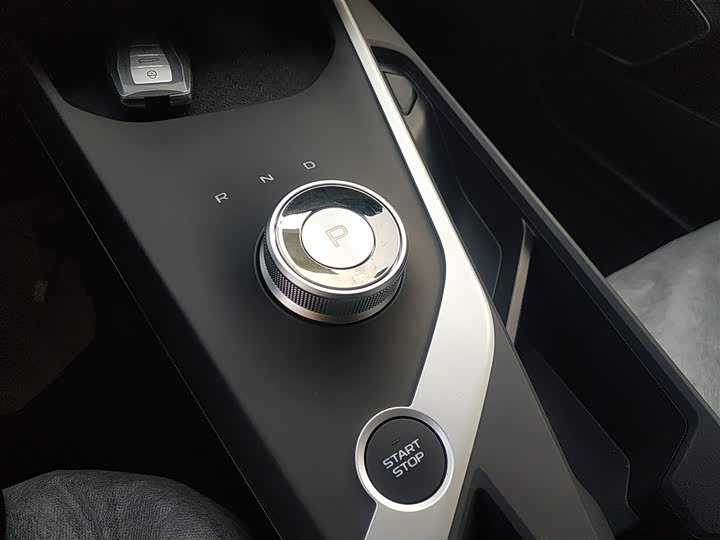 Фото 14 - Geely Geometry A