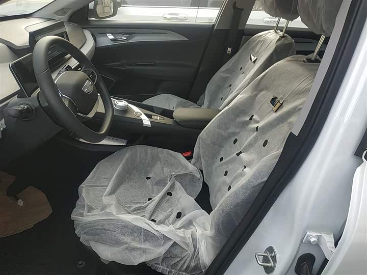 Фото 15 - Geely Geometry A