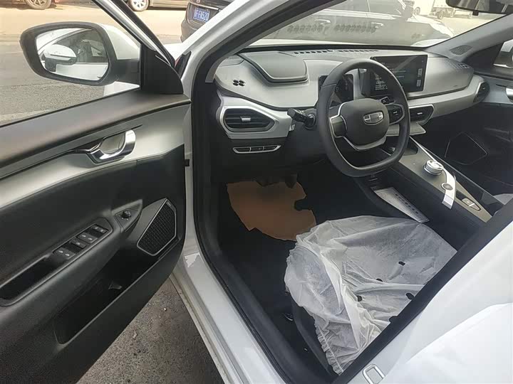 Фото 16 - Geely Geometry A