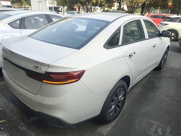 Фото 7 - Geely Geometry A