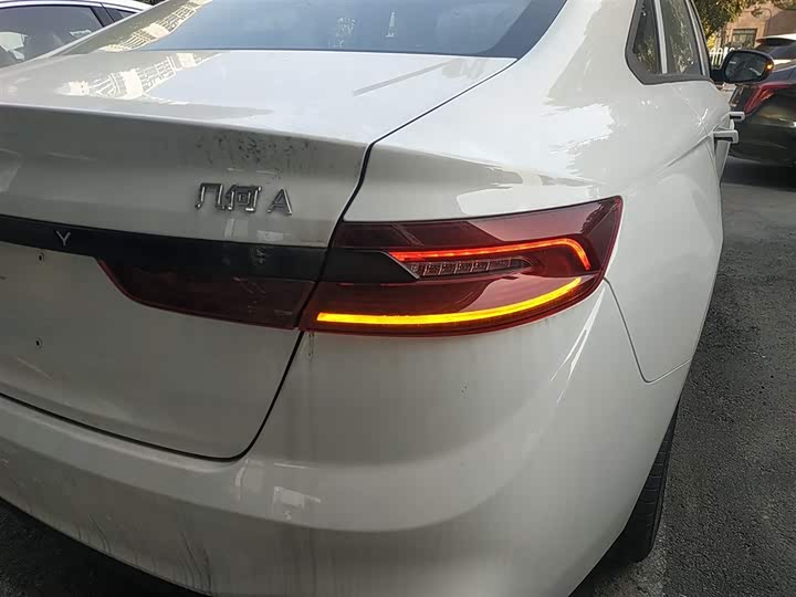 Фото 8 - Geely Geometry A