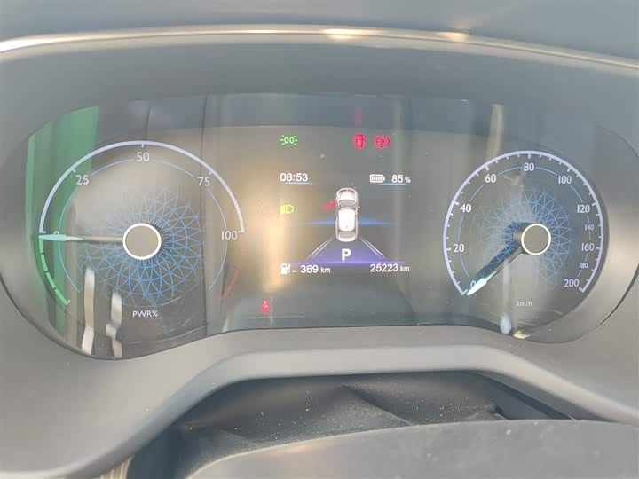 Фото 12 - Hongqi E-QM5