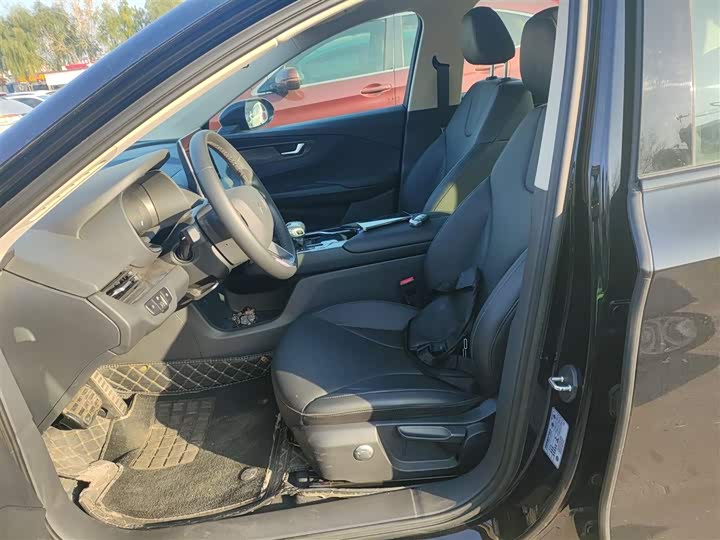 Фото 15 - Hongqi E-QM5