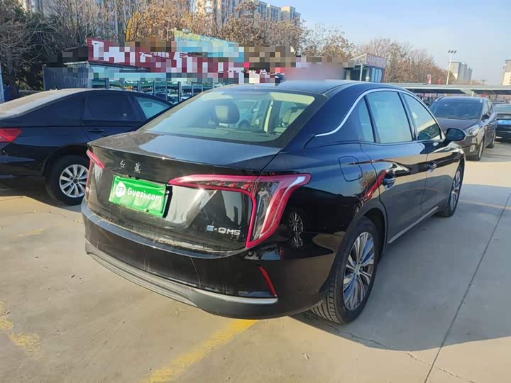 Фото 7 - Hongqi E-QM5