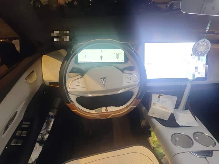 Фото 12 - Changan Deepal SL03