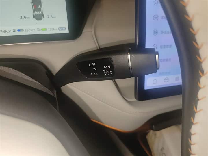 Фото 16 - Changan Deepal SL03