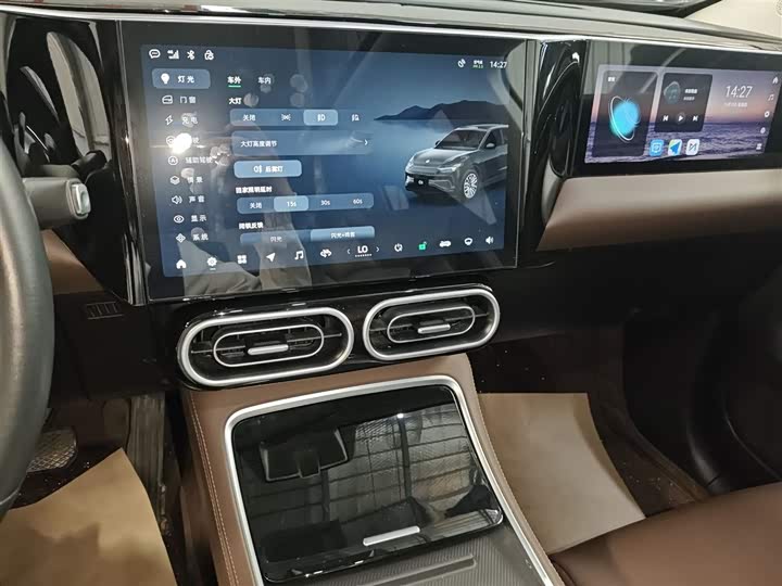 Фото 13 - Leapmotor C11