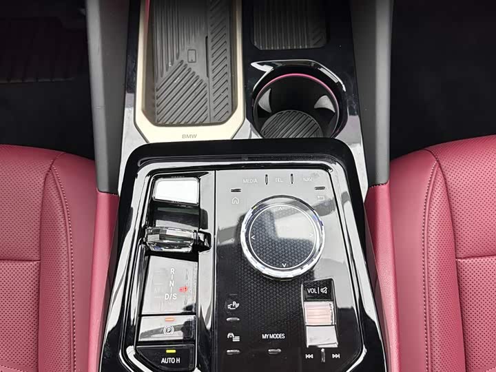 Фото 12 - BMW 5 Series