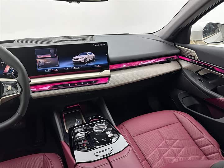 Фото 15 - BMW 5 Series