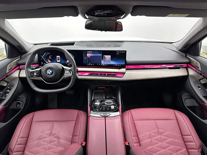 Фото 17 - BMW 5 Series