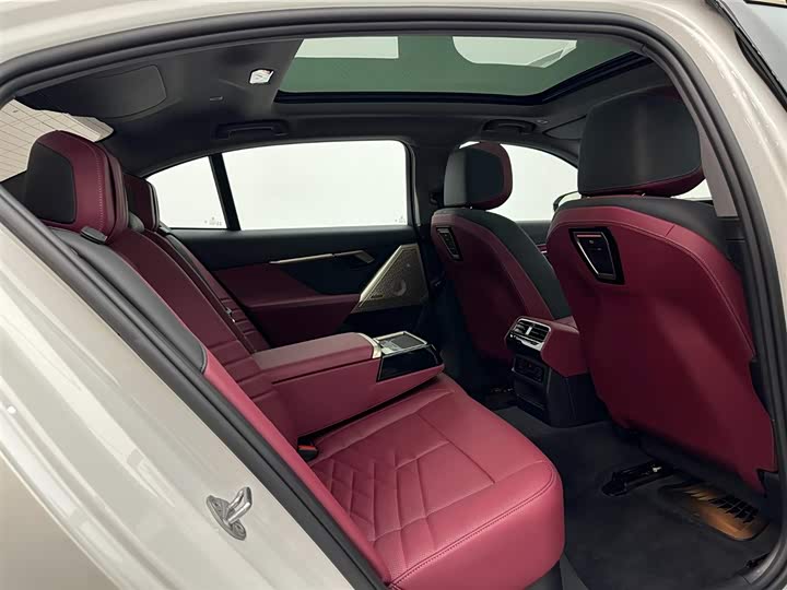 Фото 21 - BMW 5 Series