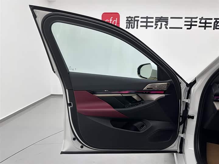 Фото 8 - BMW 5 Series