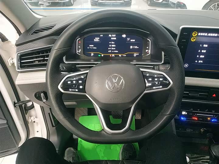 Фото 11 - Volkswagen Tiguan L Pro