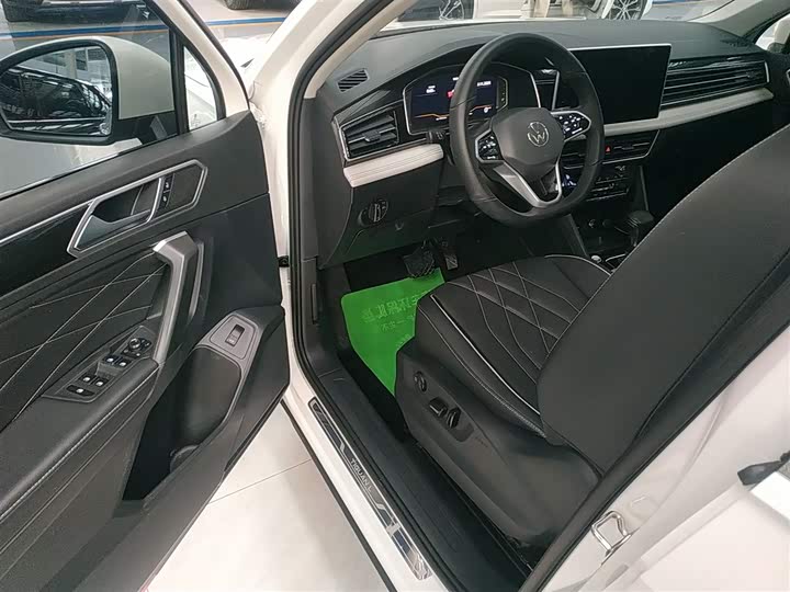 Фото 16 - Volkswagen Tiguan L Pro