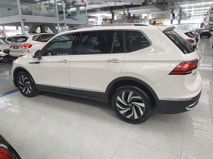 Фото 5 - Volkswagen Tiguan L Pro