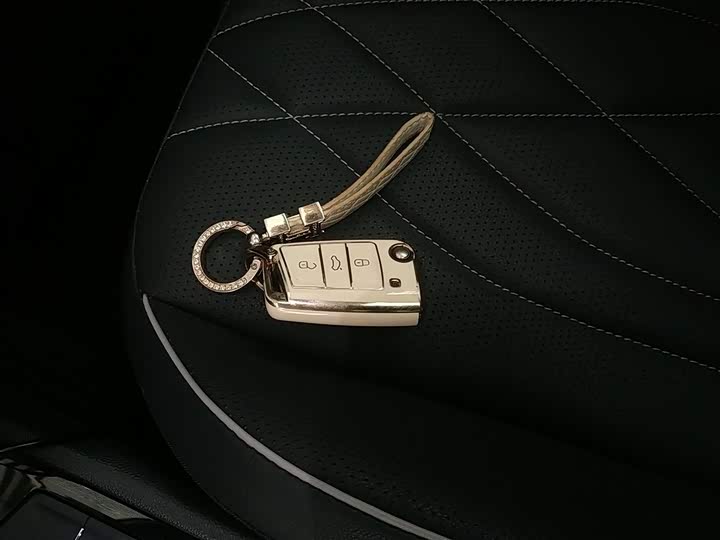 Фото 9 - Volkswagen Tiguan L Pro