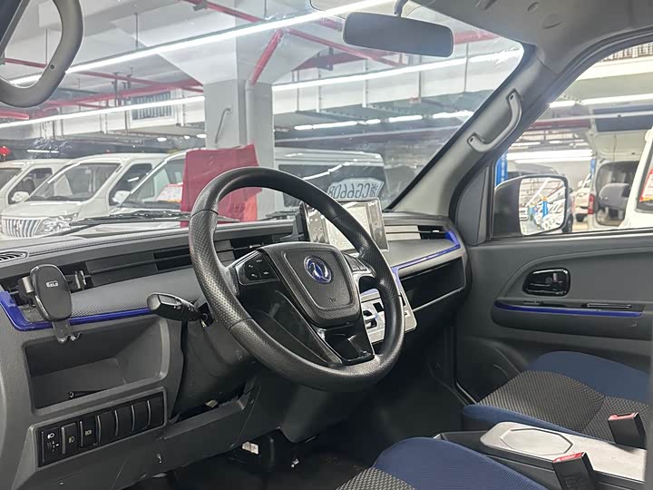 Фото 11 - Dongfeng EM27