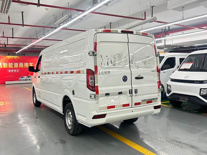 Фото 5 - Dongfeng EM27