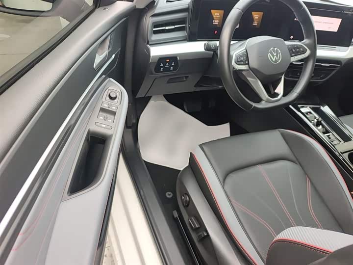 Фото 16 - Volkswagen Lamando L