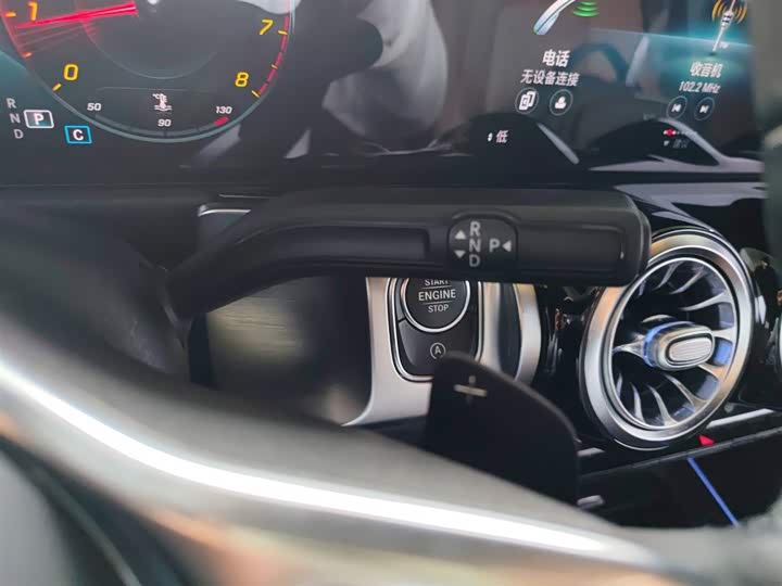 Фото 14 - Mercedes-Benz GLB-Class