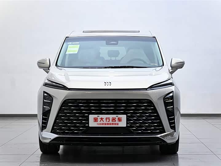 Фото 2 - Buick GL8 Hybrid