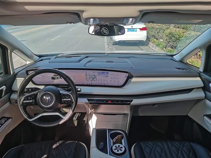 Фото 5 - Buick GL8 Hybrid