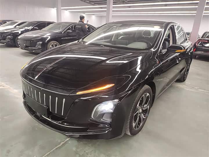 Фото 2 - Hongqi E-QM5