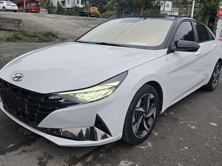 Фото 1 - Hyundai Elantra N line