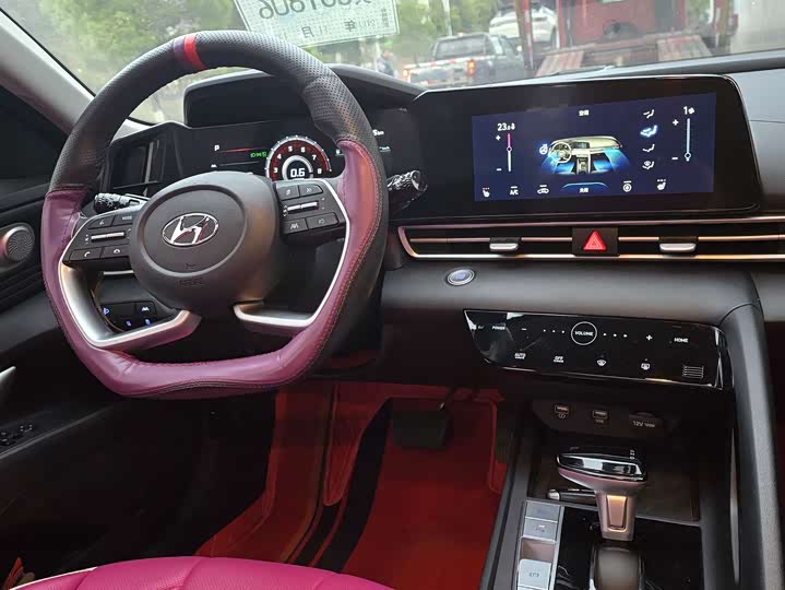 Фото 11 - Hyundai Elantra N line