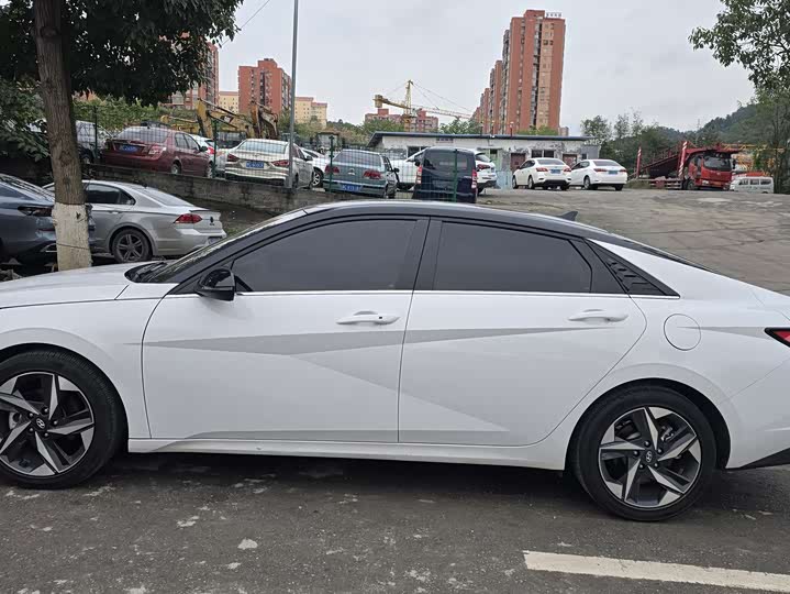 Фото 2 - Hyundai Elantra N line