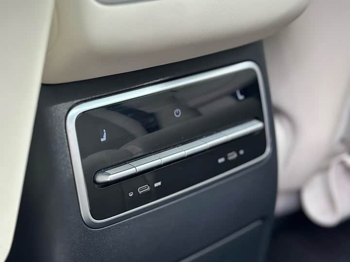 Фото 10 - LiXiang L7