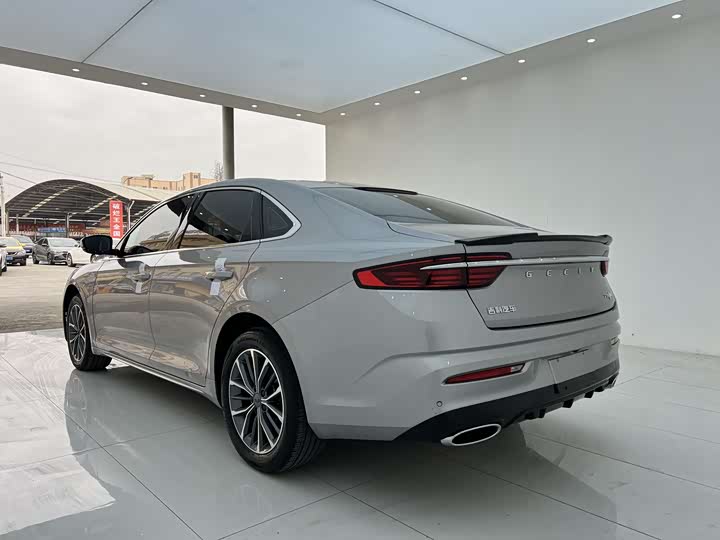 Фото 4 - Geely Preface