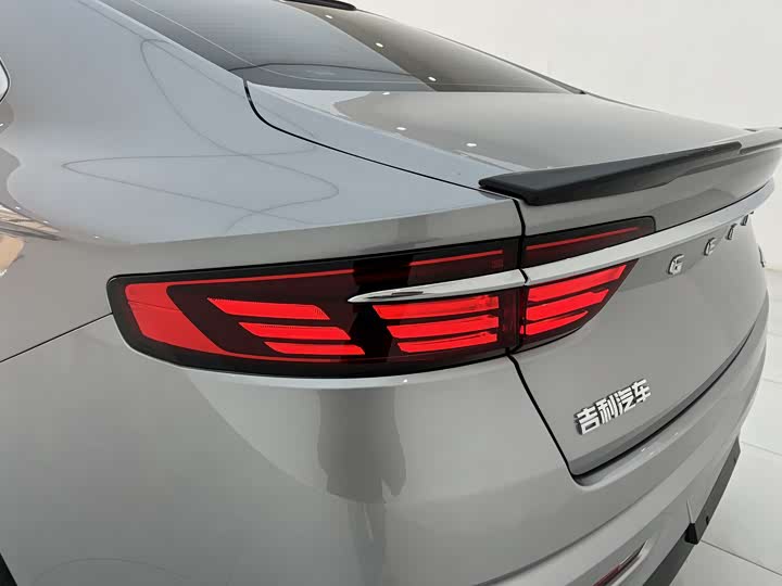 Фото 5 - Geely Preface