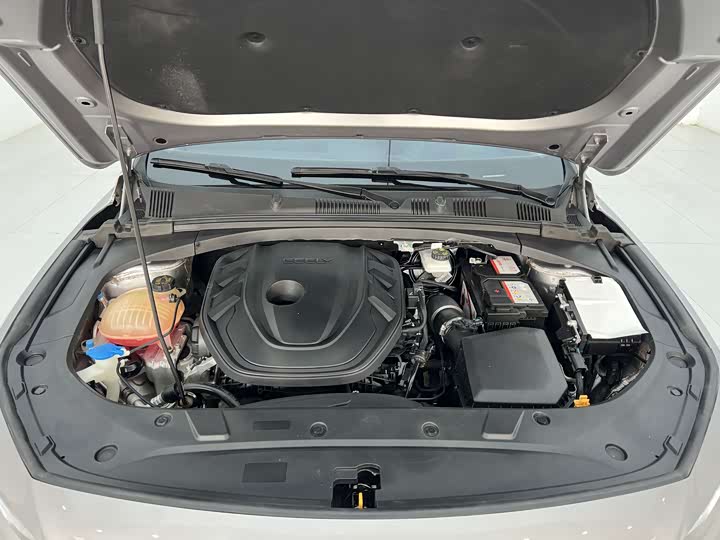 Фото 6 - Geely Preface