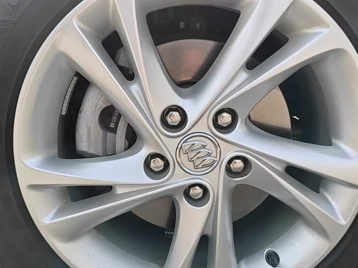 Фото 13 - Buick Regal