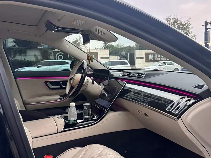 Фото 9 - Mercedes-Benz Maybach S-Class