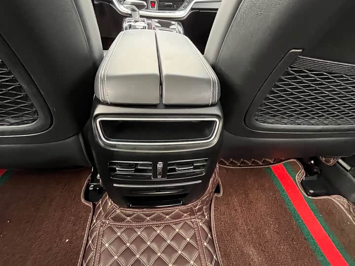 Фото 12 - Geely Emgrand GT