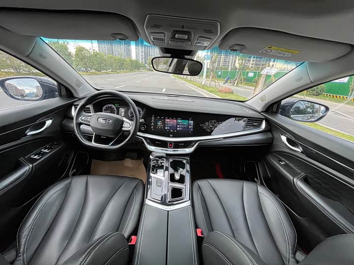 Фото 13 - Geely Emgrand GT