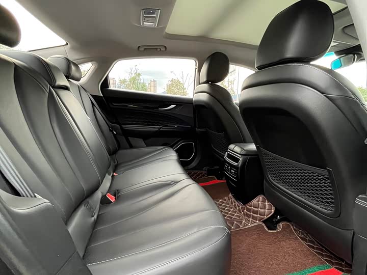 Фото 15 - Geely Emgrand GT